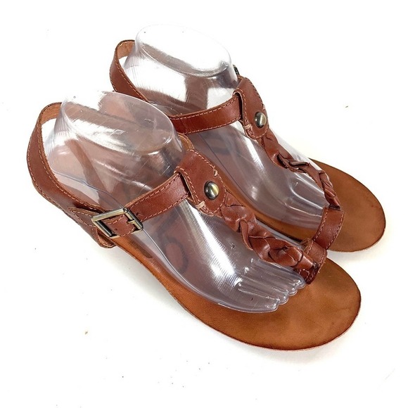 OTBT Brown Leather Thong T-strap Sandal Stud Ankle Strap St. Croix Shoe 9.5 - Picture 3 of 11